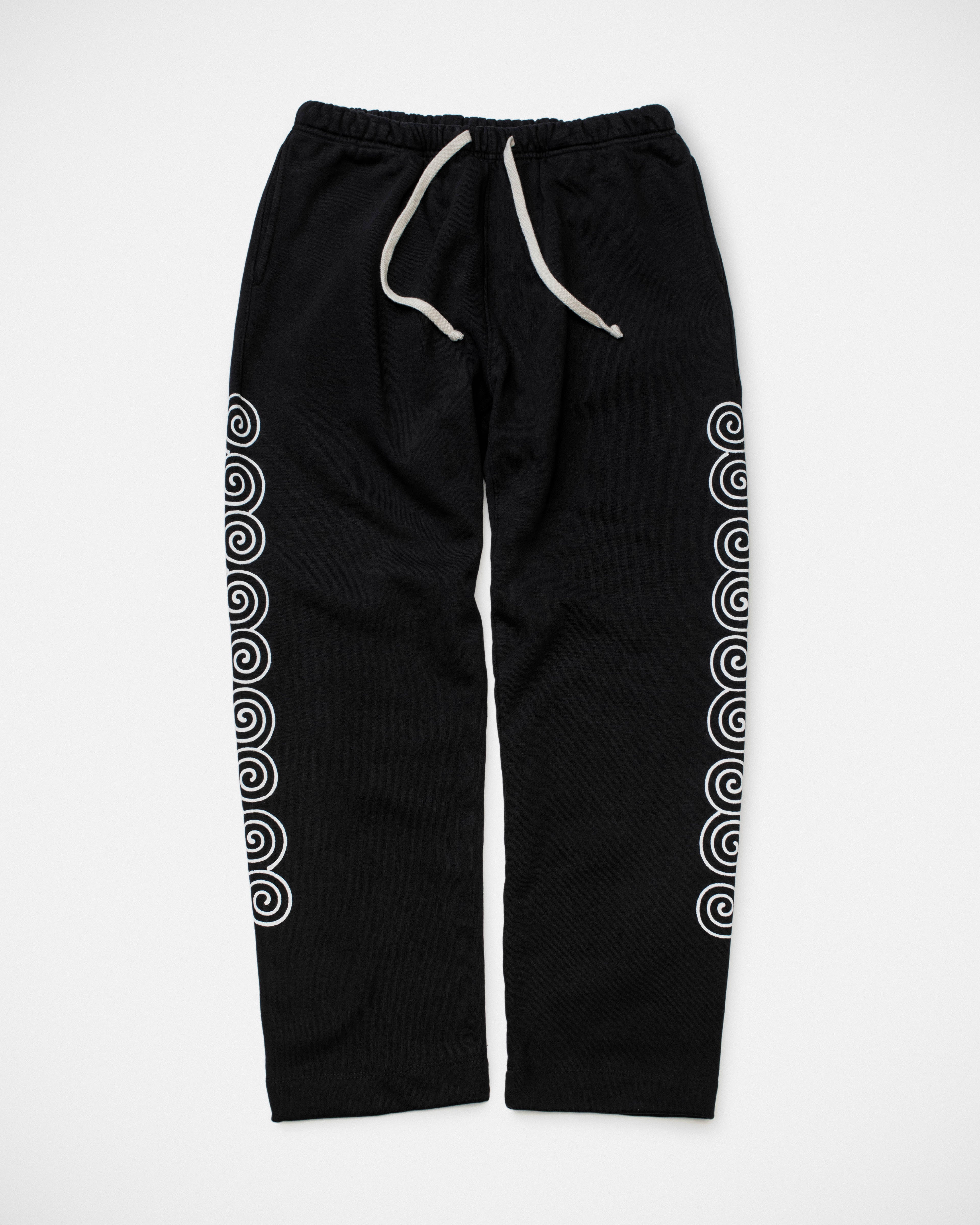 ★NOIAGO★ Applique Bermuda Sweatpants Black NOI1493 16 POCKETS BLACK CARGO SHORTS-SWEATPANTS – concept.nothing